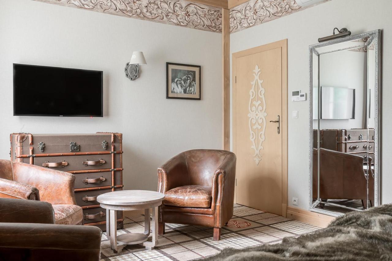 Hotell Aries & 5*
