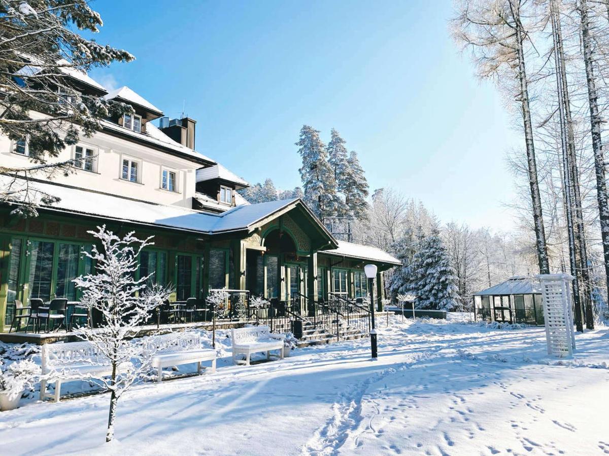 Hotell Aries &